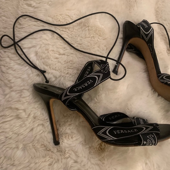 š„š„VERSACE Sandals Size 9 (Europe 40) - Picture 3 of 15